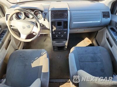Zdjęcie 8 z 13 samochodu: 2010 DODGE GRAND CARAVAN SE VIN:2D4RN4DE1AR335395 - miniatura