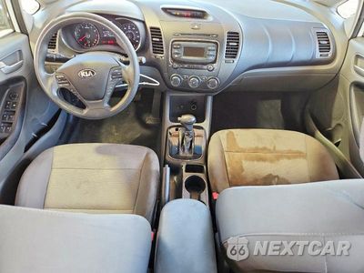Zdjęcie 8 z 12 samochodu: 2018 KIA FORTE LX VIN:3KPFK4A7XJE234338 - miniatura