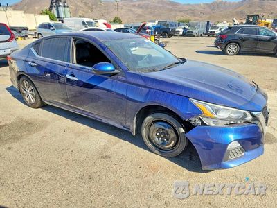 Czwarte zdjęcie samochodu z boku: 2019 NISSAN ALTIMA S VIN:1N4BL4BV7KC212594 - miniatura