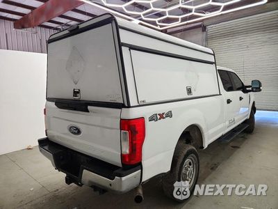 Trzecie zdjęcie samochodu z tyłu: 2018 FORD F250 SUPER DUTY VIN:1FT7W2B68JEC03989 - miniatura