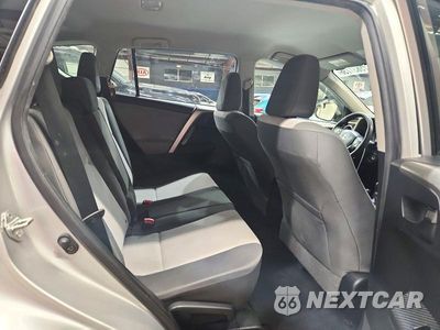 Zdjęcie 11 z 13 samochodu: 2015 TOYOTA RAV4 LE VIN:JTMBFREV5FD149585 - miniatura