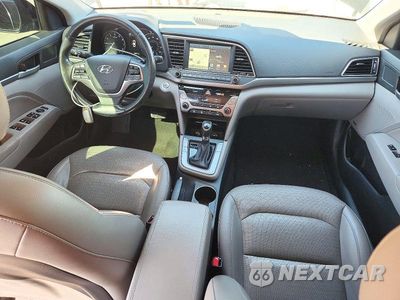 Zdjęcie 8 z 12 samochodu: 2017 HYUNDAI ELANTRA LIMITED VIN:KMHD84LF4HU179824 - miniatura