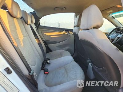 Zdjęcie 10 z 12 samochodu: 2017 HYUNDAI ACCENT SE VIN:KMHCT4AE4HU175129 - miniatura