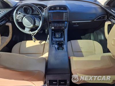 Zdjęcie 8 z 13 samochodu: 2018 JAGUAR F-PACE PREMIUM VIN:SADCJ2FN8JA274264 - miniatura