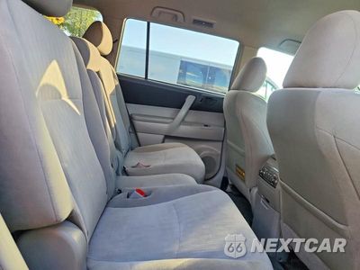 Zdjęcie 11 z 13 samochodu: 2013 TOYOTA HIGHLANDER BASE VIN:5TDBK3EH6DS194457 - miniatura