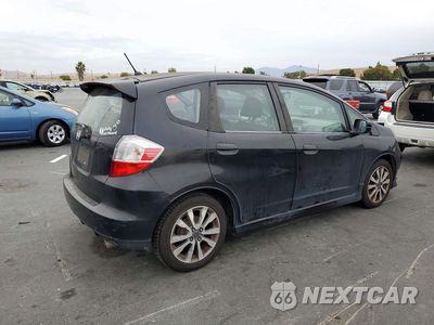 Trzecie zdjęcie samochodu z tyłu: 2013 HONDA FIT SPORT VIN:JHMGE8H53DC001337 - miniatura