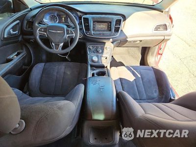 Zdjęcie 8 z 12 samochodu: 2015 CHRYSLER 200 LIMITED VIN:1C3CCCAB3FN630083 - miniatura