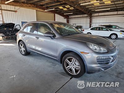 Czwarte zdjęcie samochodu z boku: 2012 PORSCHE CAYENNE S VIN:WP1AB2A2XCLA40193 - miniatura