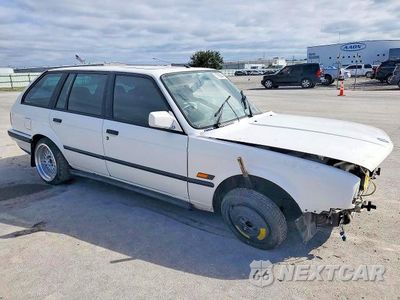 Czwarte zdjęcie samochodu z boku: 1998 BMW 320 I VIN:WBAAH620903819050 - miniatura