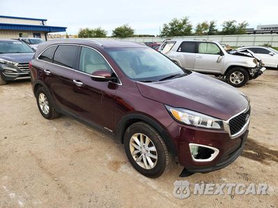 Czwarte zdjęcie samochodu z boku: 2017 KIA SORENTO LX V6 VIN:5XYPGDA5XHG224622 - miniatura