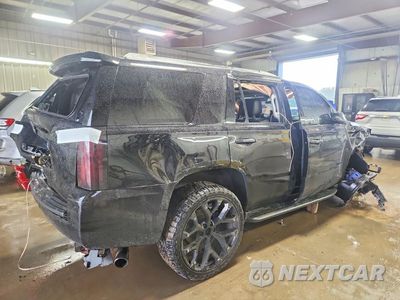 Trzecie zdjęcie samochodu z tyłu: 2019 CHEVROLET TAHOE K1500 LT VIN:1GNSKBKC2KR129563 - miniatura