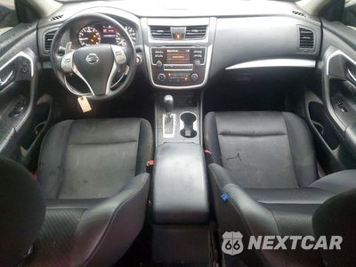 Zdjęcie 8 z 12 samochodu: 2016 NISSAN ALTIMA 2.5 SR VIN:1N4AL3AP5GC124434 - miniatura