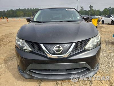 Piąte zdjęcie samochodu w środku: 2018 NISSAN ROGUE SPORT S VIN:JN1BJ1CP9JW158634 - miniatura