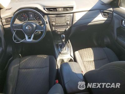 Zdjęcie 8 z 13 samochodu: 2017 NISSAN ROGUE SV VIN:5N1AT2MTXHC822855 - miniatura