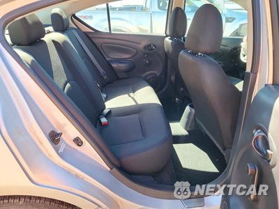 Zdjęcie 10 z 12 samochodu: 2019 NISSAN VERSA S VIN:3N1CN7APXKL806259 - miniatura