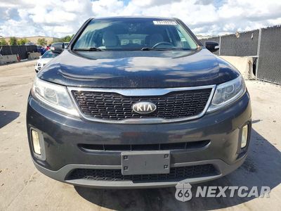 Piąte zdjęcie samochodu w środku: 2014 KIA SORENTO LX VIN:5XYKT3A64EG459568 - miniatura