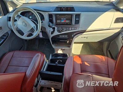 Zdjęcie 8 z 13 samochodu: 2014 TOYOTA SIENNA LE VIN:5TDJK3DC3ES089927 - miniatura