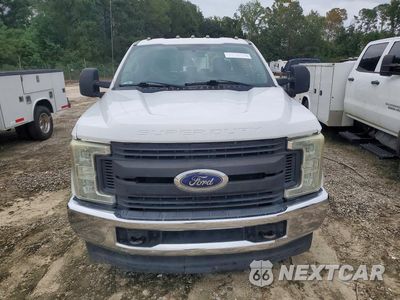 Piąte zdjęcie samochodu w środku: 2017 FORD F350 SUPER DUTY VIN:1FT8W3DT7HEB26460 - miniatura