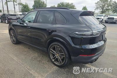 Trzecie zdjęcie samochodu z tyłu: 2019 PORSCHE CAYENNE VIN:WP1AA2AY2KDA07656 - miniatura