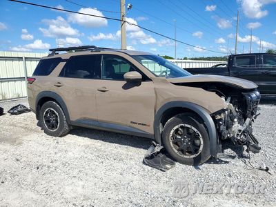 Czwarte zdjęcie samochodu z boku: 2024 NISSAN PATHFINDER ROCK CREEK VIN:5N1DR3BDXRC212582 - miniatura