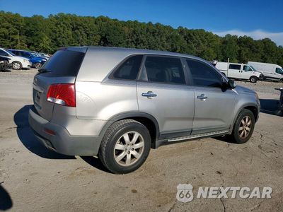 Trzecie zdjęcie samochodu z tyłu: 2013 KIA SORENTO LX VIN:5XYKT4A10DG327156 - miniatura