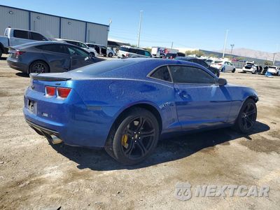 Trzecie zdjęcie samochodu z tyłu: 2013 CHEVROLET CAMARO SS VIN:2G1FJ1EJ6D9140041 - miniatura