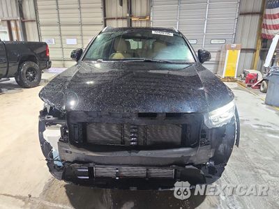 Piąte zdjęcie samochodu w środku: 2020 VOLVO XC40 T5 MOMENTUM VIN:YV4162UK2L2186561 - miniatura