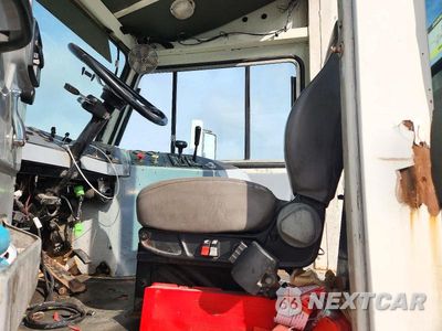 Zdjęcie 7 z 12 samochodu: 2008 KALMAR OTTAWA YARD TRUCK VIN:11VF813E28A000005 - miniatura