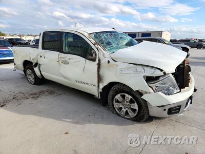 Czwarte zdjęcie samochodu z boku: 2019 NISSAN TITAN SV VIN:1N6AA1E65KN533615 - miniatura