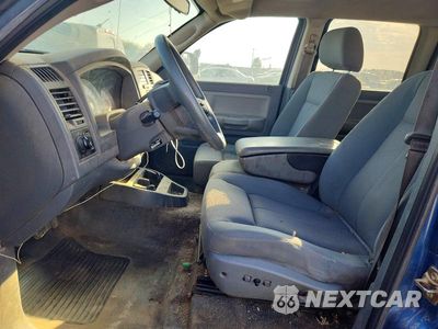 Zdjęcie 7 z 12 samochodu: 2005 DODGE DAKOTA QUAD SLT VIN:1D3HW48N25S149764 - miniatura
