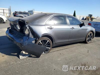 Trzecie zdjęcie samochodu z tyłu: 2010 TOYOTA CAMRY LE VIN:4T1BF3EK0AU044007 - miniatura