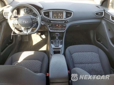 Zdjęcie 8 z 12 samochodu: 2017 HYUNDAI IONIQ BLUE VIN:KMHC65LC9HU056968 - miniatura
