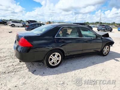 Trzecie zdjęcie samochodu z tyłu: 2006 HONDA ACCORD SE VIN:1HGCM56326A129779 - miniatura