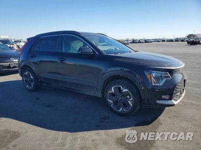 Czwarte zdjęcie samochodu z boku: 2024 KIA NIRO WIND VIN:KNDCR3L10R5092185 - miniatura
