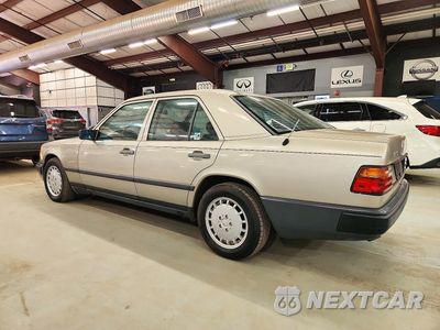 Drugie zdjęcie samochodu z przodu: 1989 MERCEDES-BENZ 300 E VIN:WDBEA30D8KA949153 - miniatura