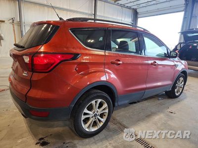 Trzecie zdjęcie samochodu z tyłu: 2019 FORD ESCAPE SEL VIN:1FMCU9HD4KUA81752 - miniatura