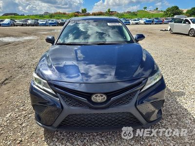 Piąte zdjęcie samochodu w środku: 2018 TOYOTA CAMRY SE VIN:4T1B11HK0JU601223 - miniatura