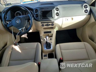 Zdjęcie 8 z 13 samochodu: 2017 VOLKSWAGEN TIGUAN S VIN:WVGBV7AX1HK040470 - miniatura