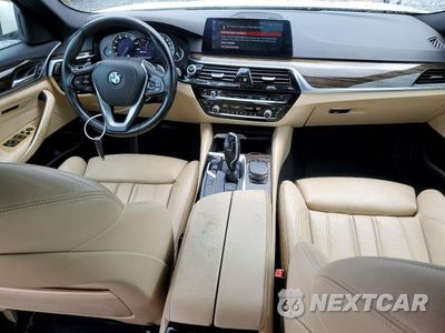 Zdjęcie 8 z 12 samochodu: 2019 BMW 530E VIN:WBAJA9C50KB389644 - miniatura