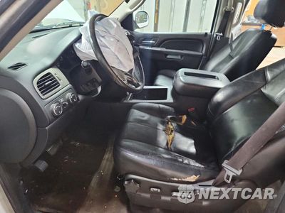 Zdjęcie 7 z 13 samochodu: 2012 CHEVROLET SUBURBAN K1500 LT VIN:1GNSKJE70CR320831 - miniatura