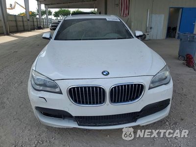 Piąte zdjęcie samochodu w środku: 2013 BMW 750 I VIN:WBAYA8C58DC996560 - miniatura