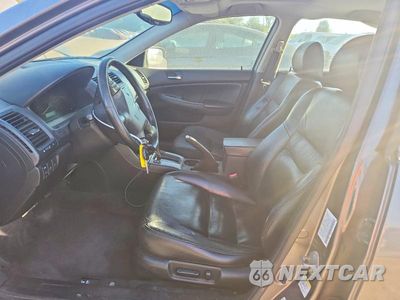 Zdjęcie 7 z 12 samochodu: 2006 HONDA ACCORD EX VIN:1HGCM66506A050828 - miniatura