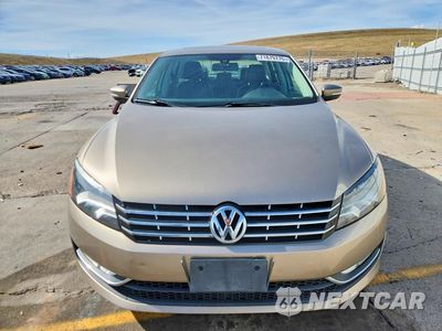 Piąte zdjęcie samochodu w środku: 2015 VOLKSWAGEN PASSAT SE VIN:1VWBV7A35FC094263 - miniatura