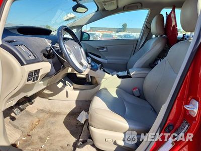 Zdjęcie 7 z 12 samochodu: 2010 TOYOTA PRIUS V VIN:JTDKN3DU0A0021313 - miniatura