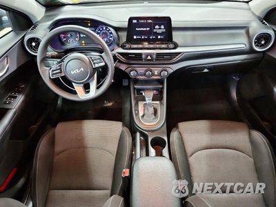 Zdjęcie 8 z 12 samochodu: 2024 KIA FORTE LXS VIN:3KPF24AD1RE774176 - miniatura