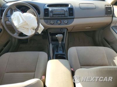 Zdjęcie 8 z 12 samochodu: 2006 TOYOTA CAMRY LE VIN:4T1BE32K16U701203 - miniatura