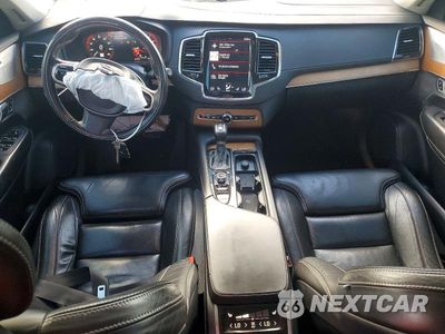 Zdjęcie 8 z 13 samochodu: 2016 VOLVO XC90 T6 VIN:YV4A22PL1G1000634 - miniatura