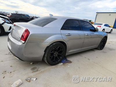 Trzecie zdjęcie samochodu z tyłu: 2015 CHRYSLER 300 S VIN:2C3CCABG2FH767104 - miniatura