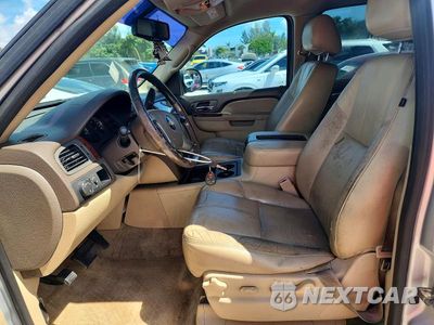 Zdjęcie 7 z 13 samochodu: 2014 CHEVROLET SUBURBAN C1500 LT VIN:1GNSCJE05ER229959 - miniatura