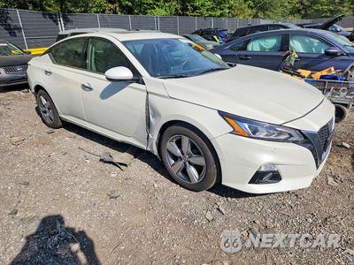 Czwarte zdjęcie samochodu z boku: 2019 NISSAN ALTIMA SV VIN:1N4BL4DV3KC134523 - miniatura
